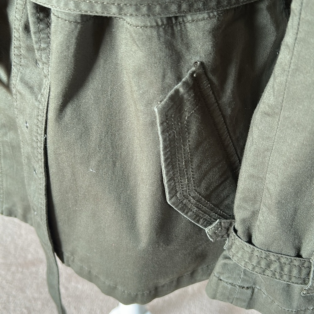 Coldwater Creek Women’s military style trench jacket,olive green, size 12, belt - Picture 6 of 9